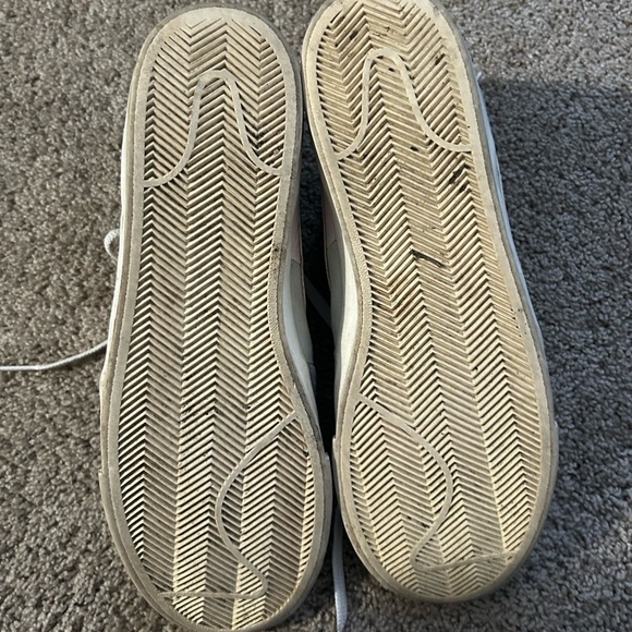 Nike Easter High-Top Sneakers - Picture 5 of 6